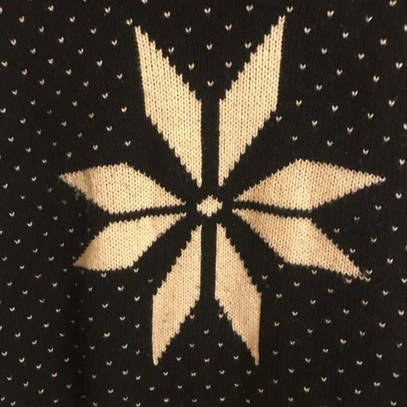 525 America Knit Flower Sweatshirt - Picture 3 of 6